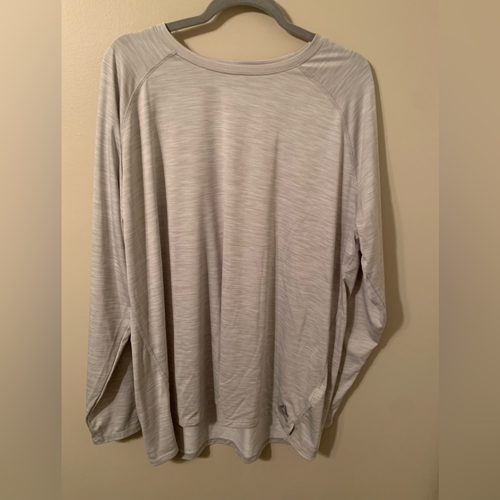 Men’s Reebok shirt